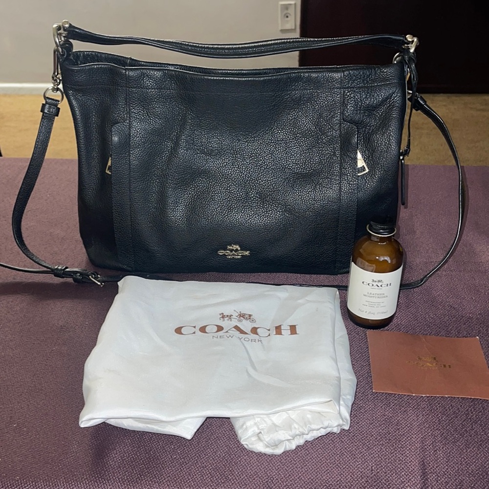 AUTHENTIC COACH Scout Hobo in Pebble Leather